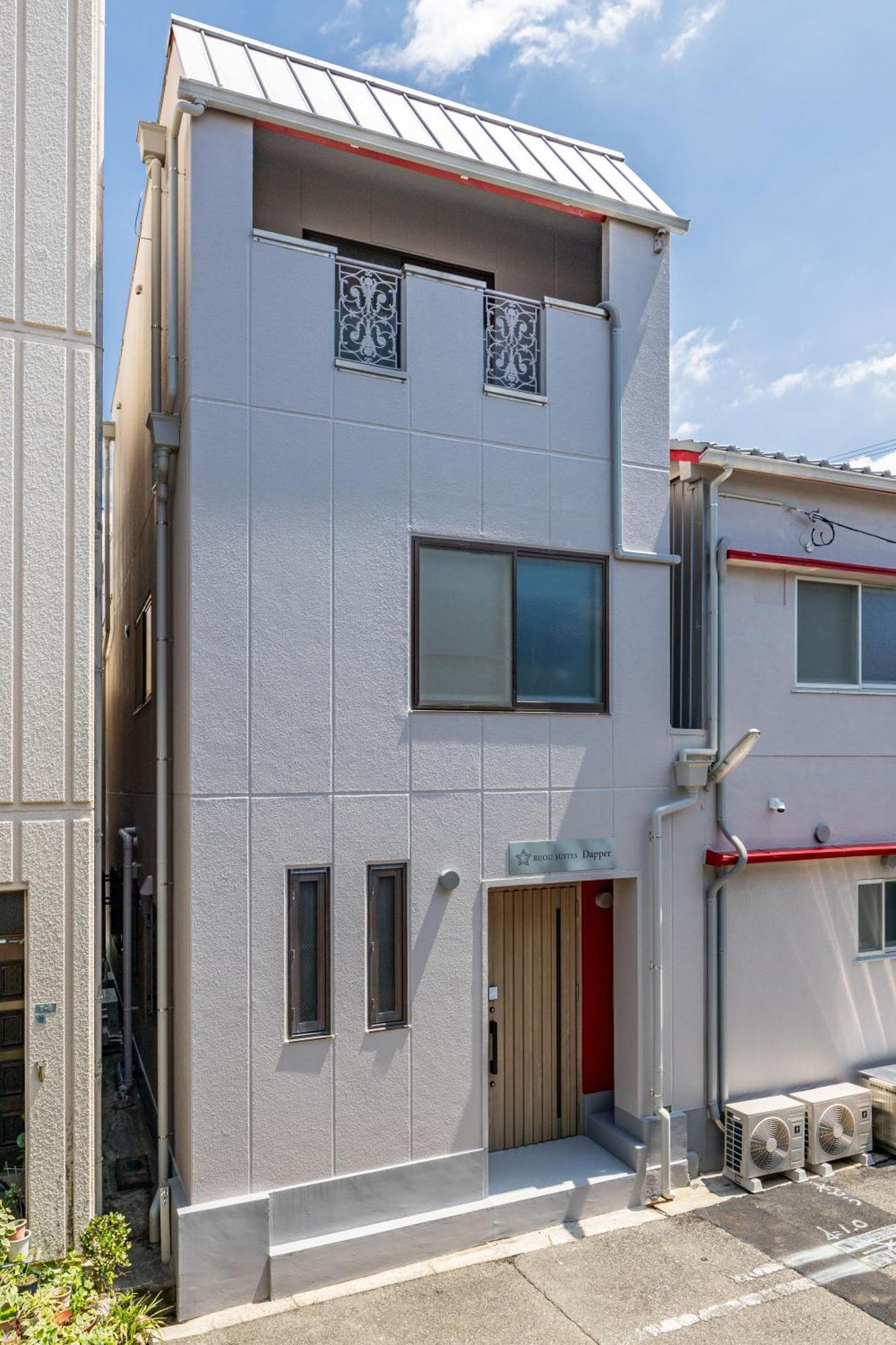 Bijou Suites Dapper Osaka Bagian luar foto