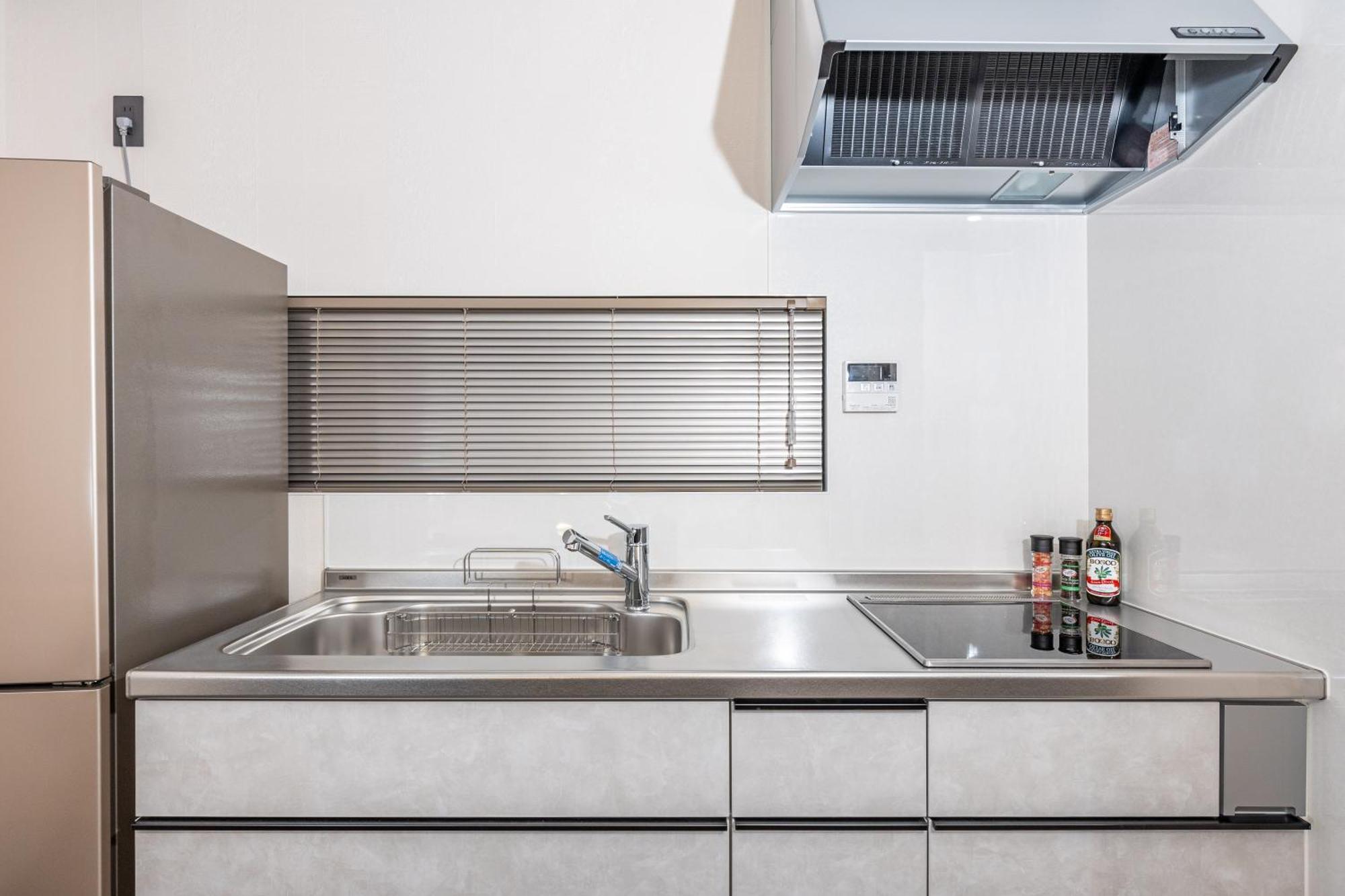 Bijou Suites Dapper Osaka Bagian luar foto